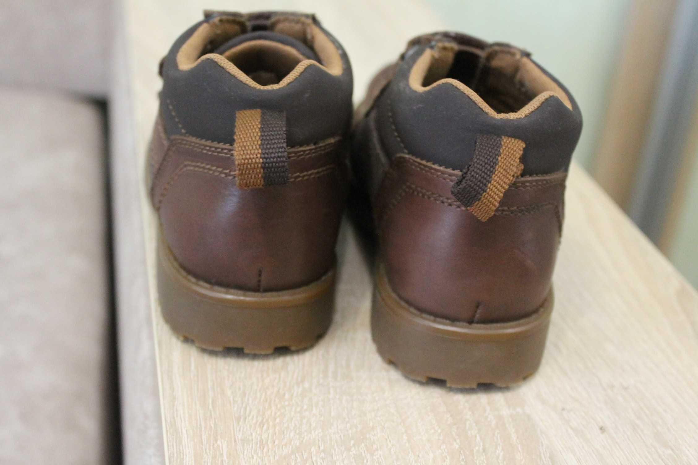 Полуботинки подростковые кожаные Clarks. Размер 31.
