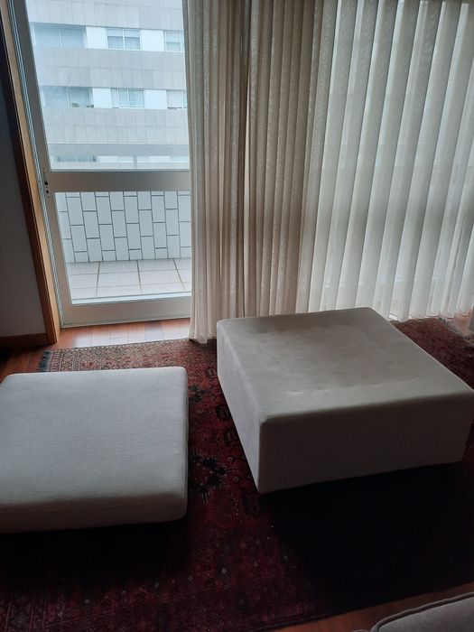 Pouf  e repousa pés