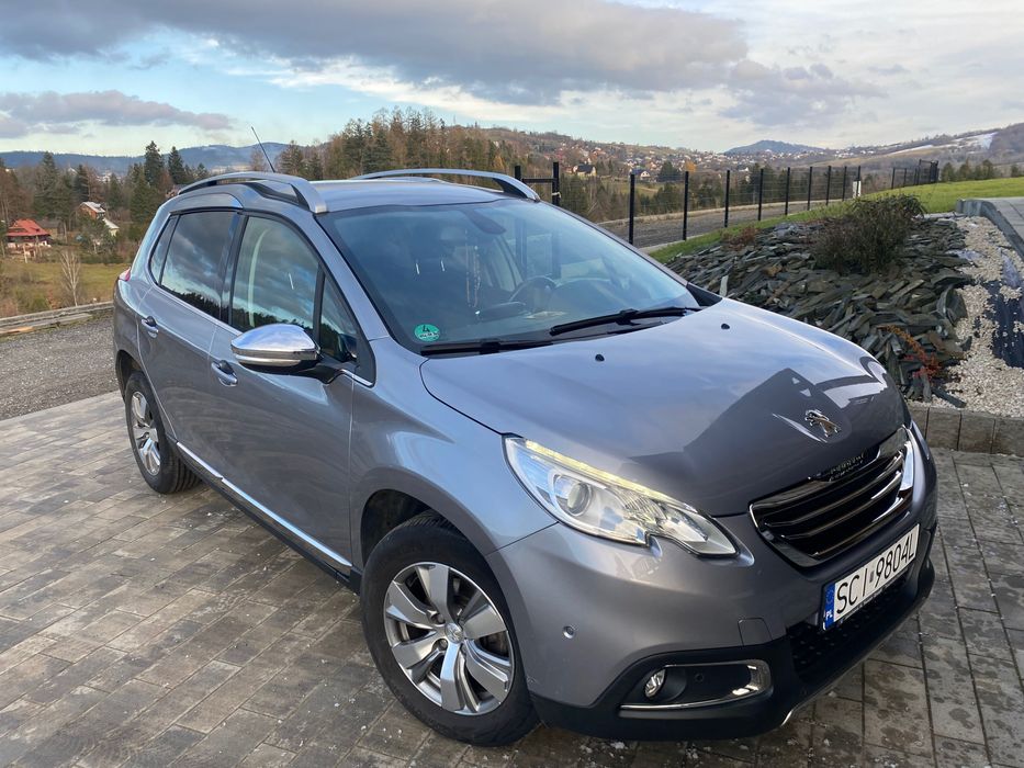 Peugeot 2008 bardzo bogate wyposażenie i niski przebieg