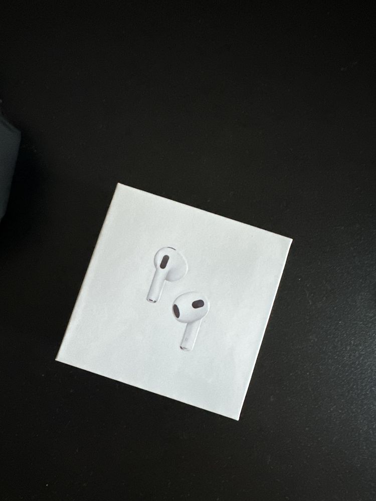 Apple AirPods 3.