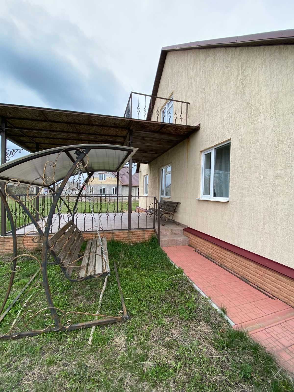 Продам житловий будинок 162 м кв 2-поверховий і ділянку 15 соток
