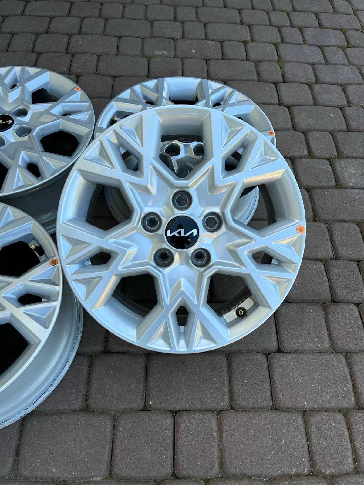 Oryginalne alufelgi Kia 5x114,3 16 cali Ceed Optima Carens NOWY MODEL