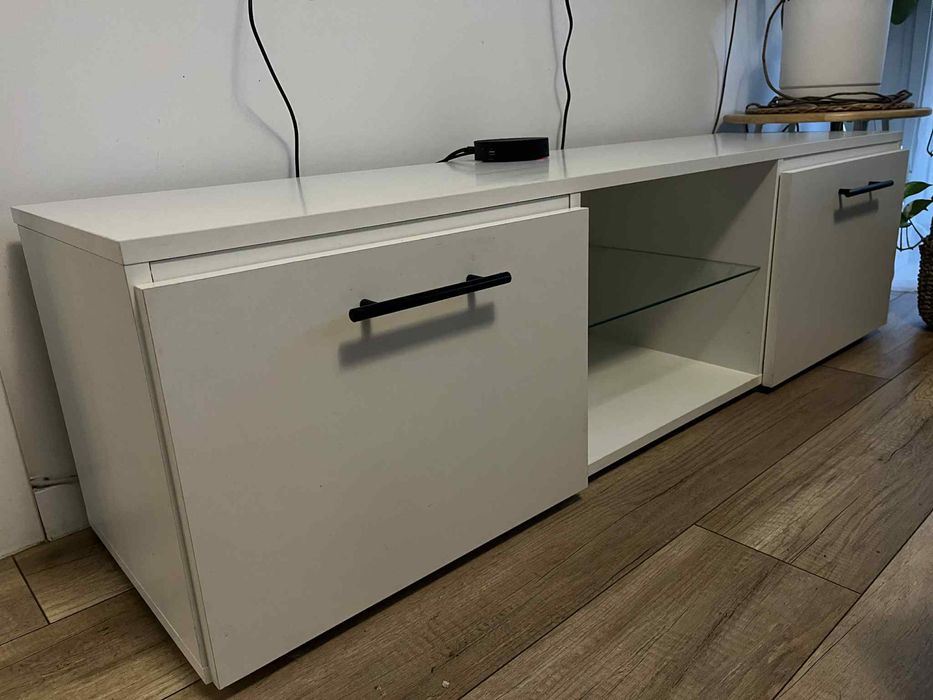 Podswietlana Szafka RTV