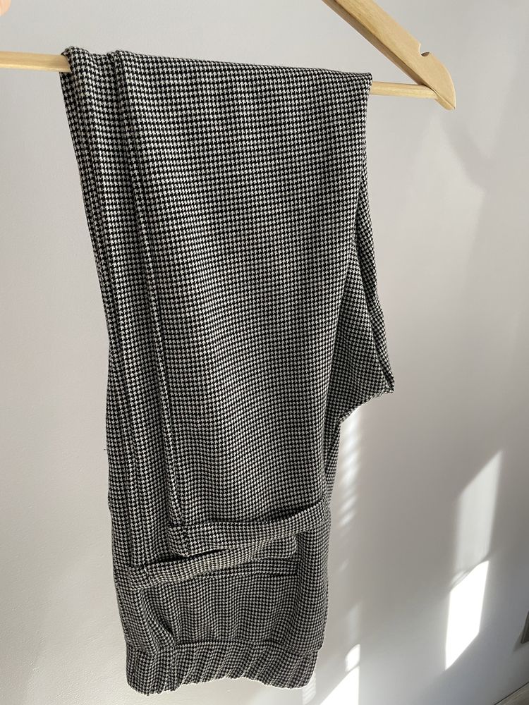 Eleganckie spodnie dresowe/ rozciągliwe z metką