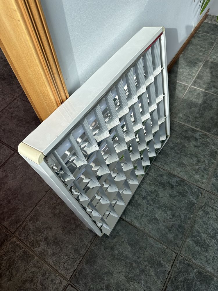 Luminárias com 4 lâmpadas