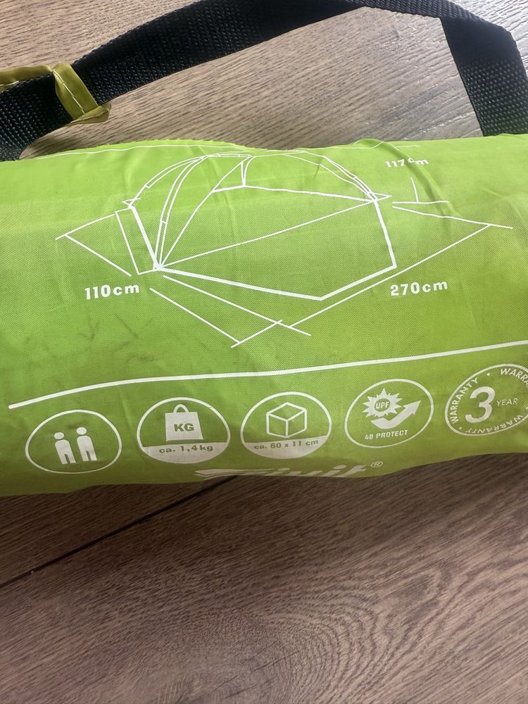 Namiot plazowy z zamykanym wejsciem