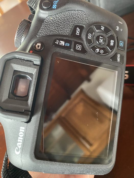 Canon 2000D EF-S 18-55 kit