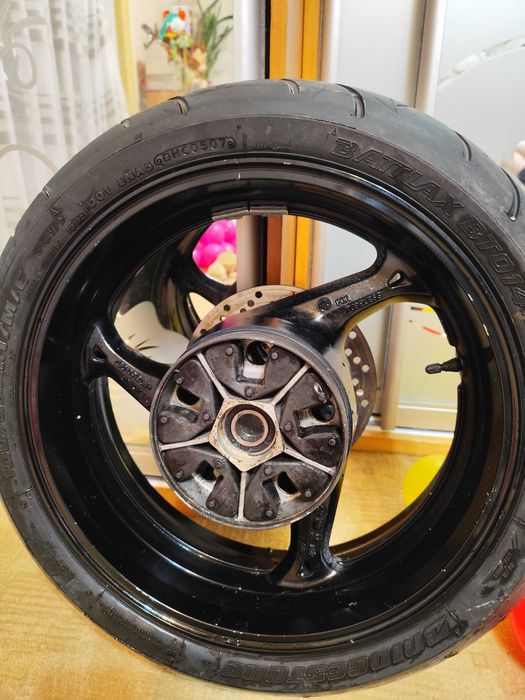 Заднє колесо Suzuki GSR 600