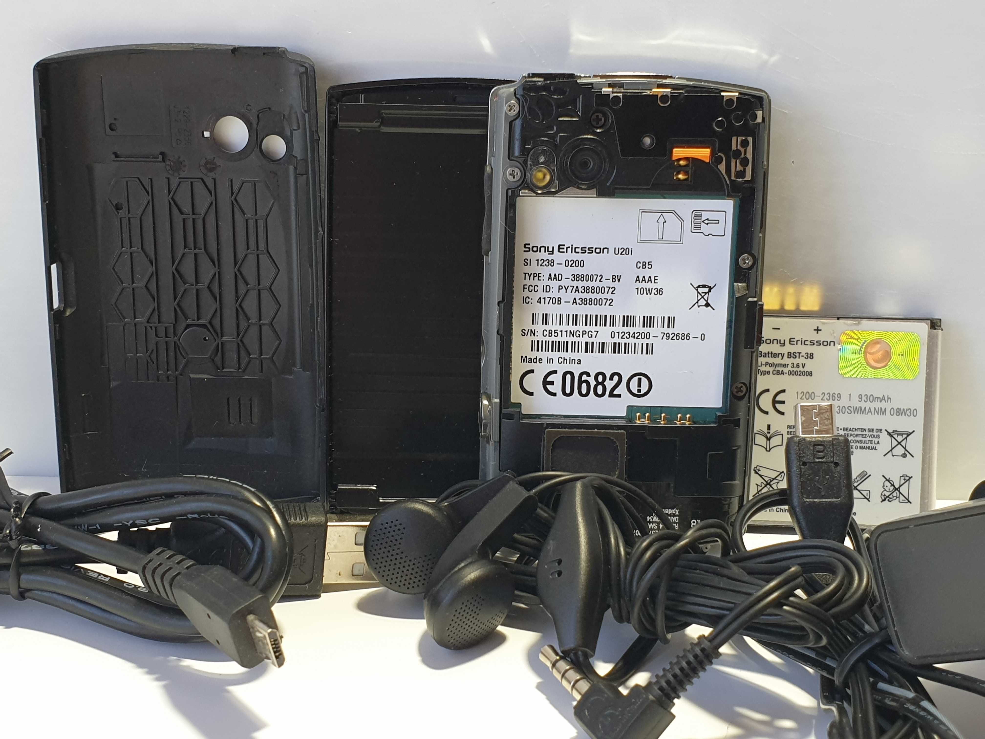 телефон Sony Ericsson U20i Xperia X10 + комплект