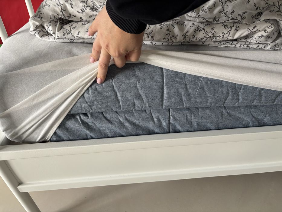 Rama łóżka Ikea Stjarno ze stelazem i materacami
