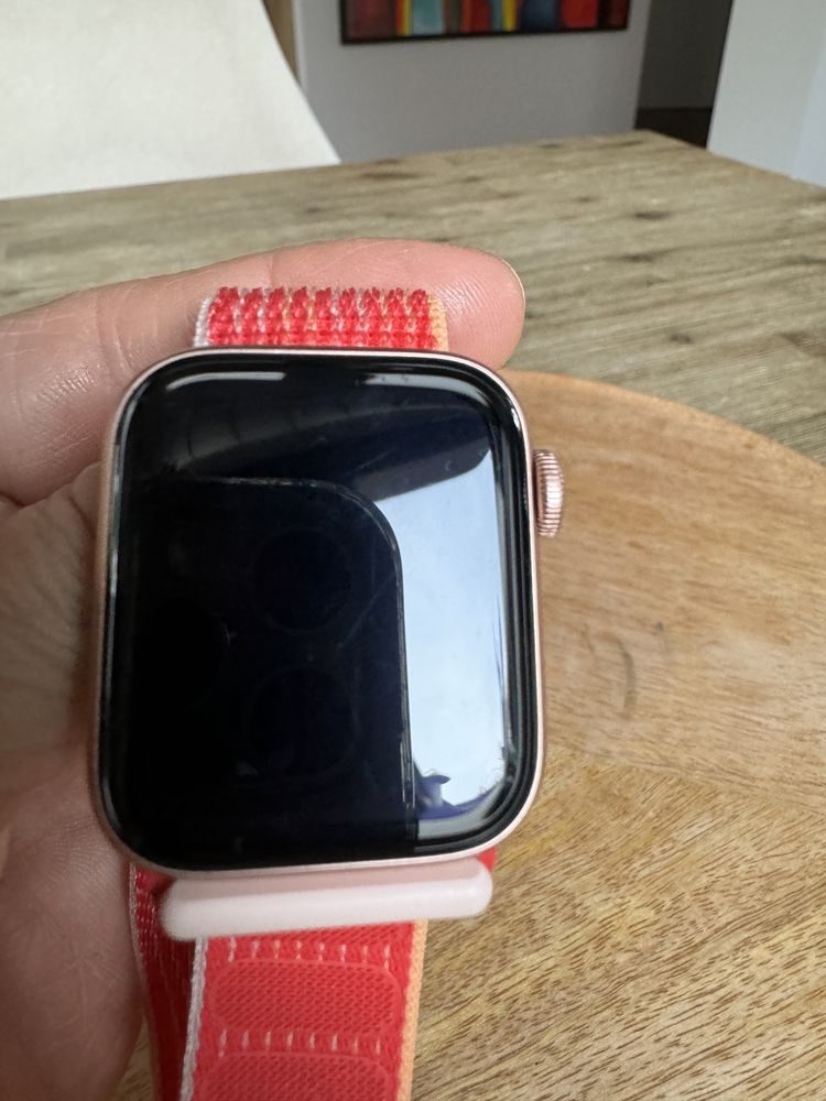 Apple Watch SE GPS 40mm rose gold