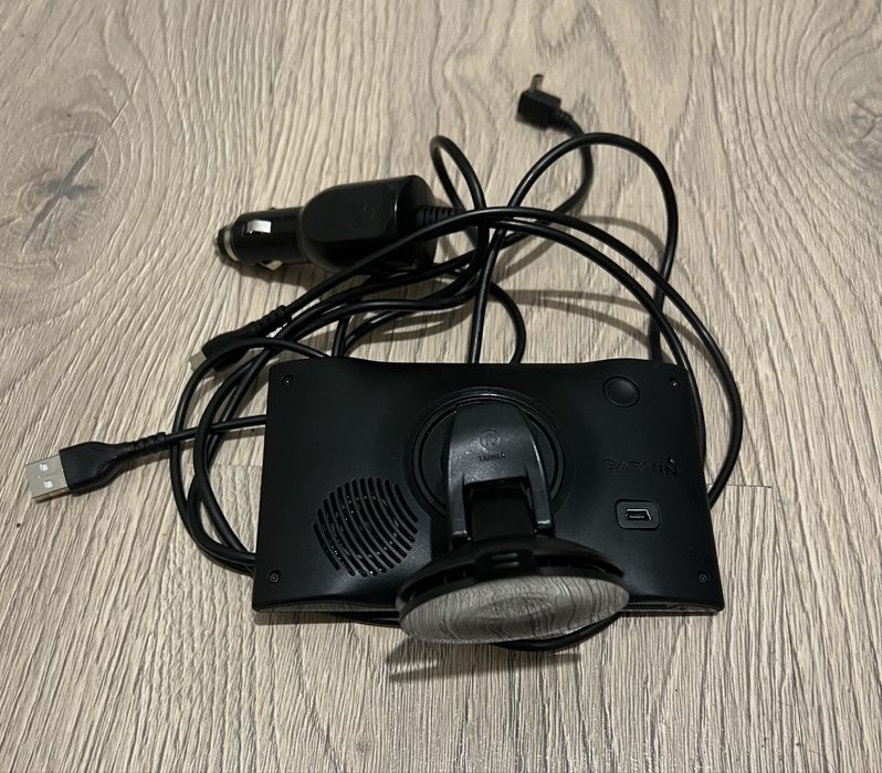 GPS навигатор Garmin nüvi 2599LMT-D