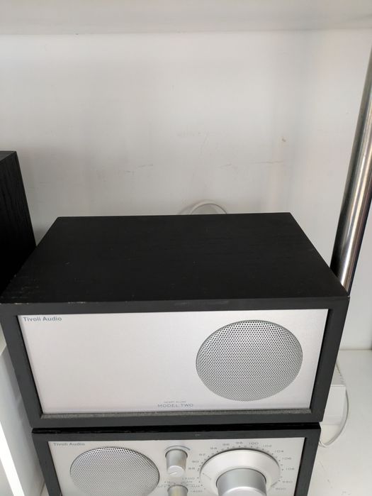 Tívoli Audio Model 2 completo