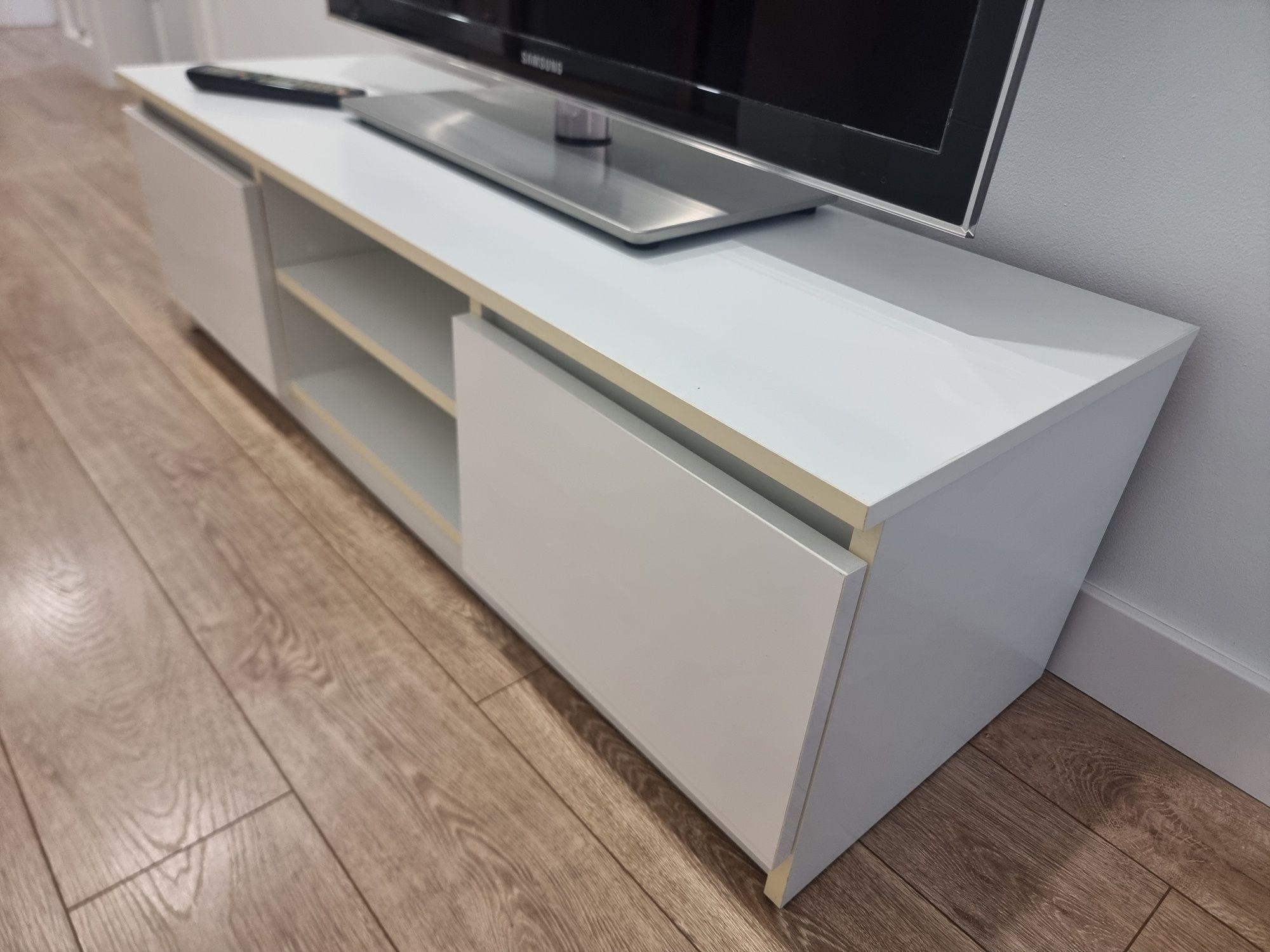 Telewizor LED Samsung UE40C6000RW szafka wieszak ścienny