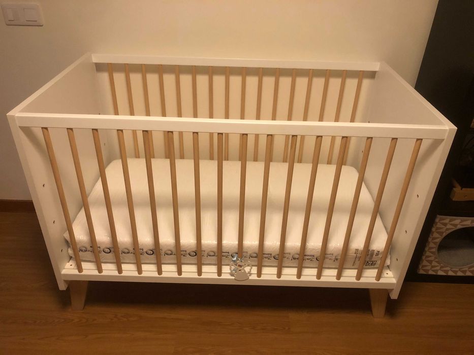 Berço e colchão Zippy + oferta contorno de berço Vertbaudet