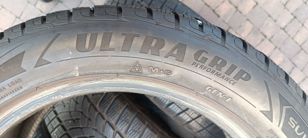 4 opony zimowe Goodyear  225/55 R18  102V