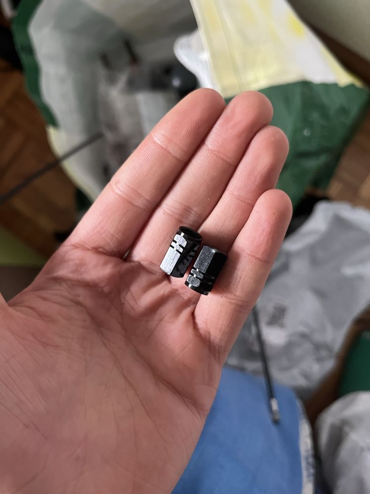 Tampas de camera de ar pretas nunca usadas