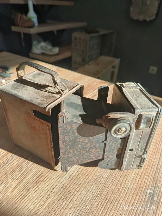 Zabytkowy aparat pudełkowy Voigtlander