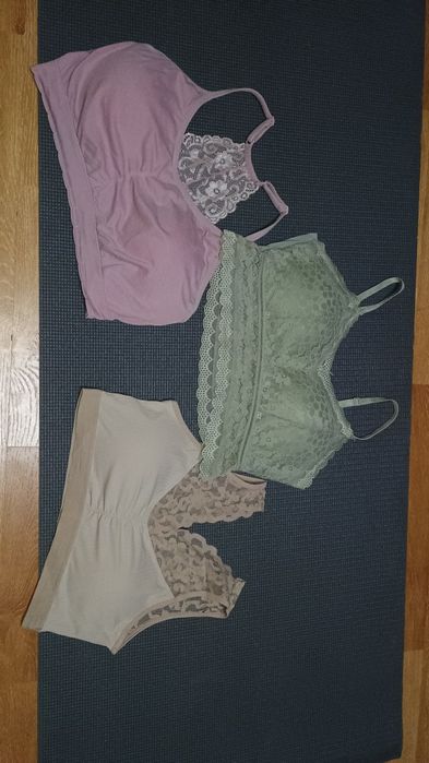 Бюстгальтери, топи, ліфи з Пуш-ап