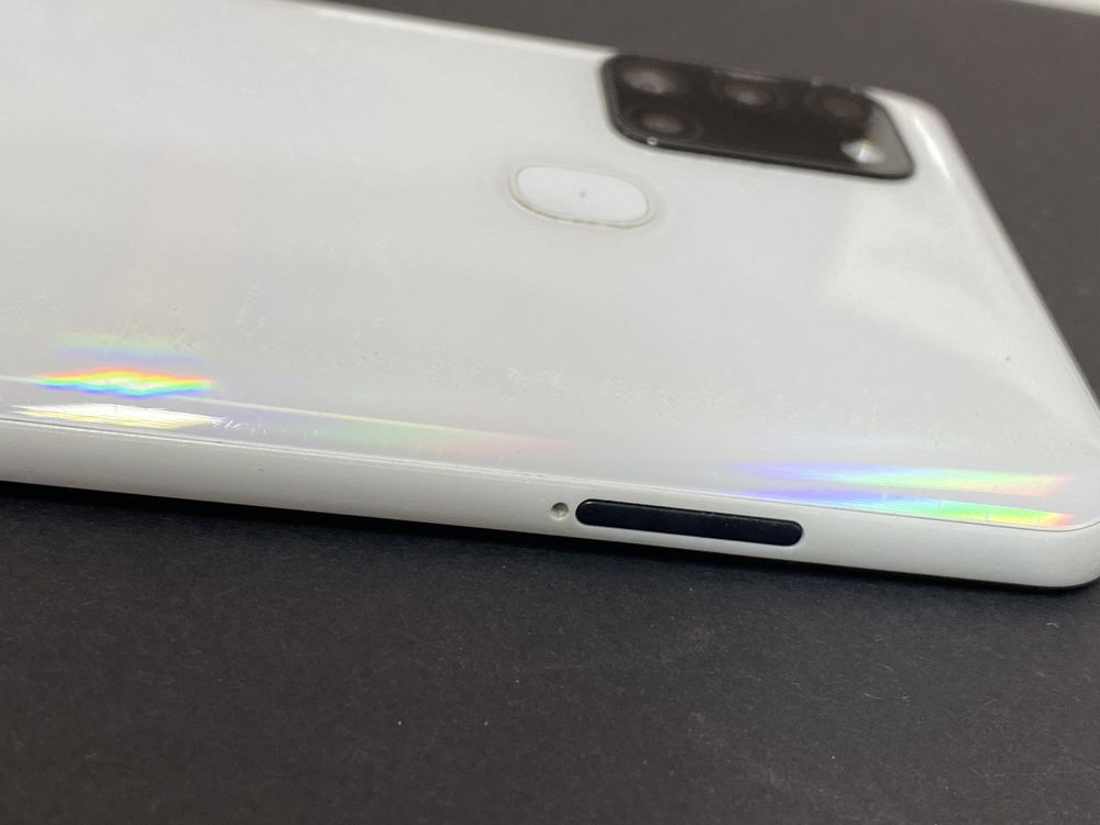 Samsung  А 21 s .