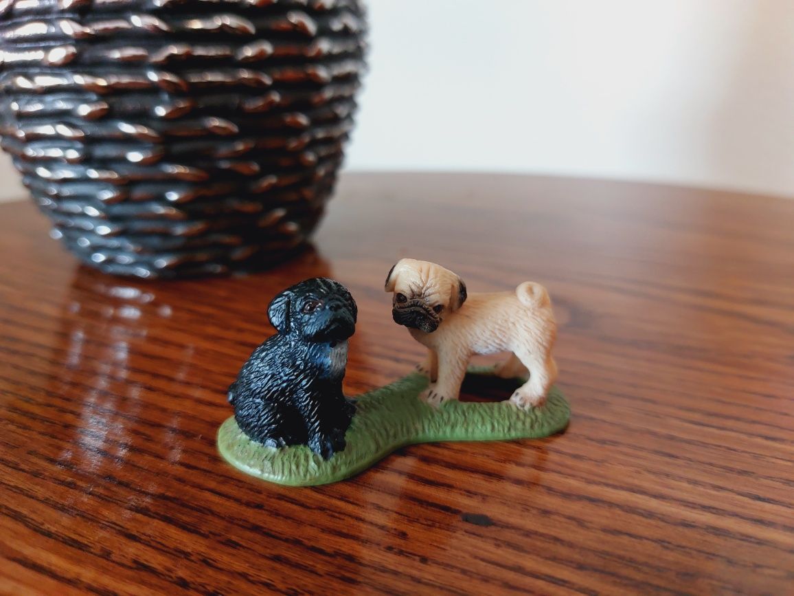 Mopsy schleich figurka.