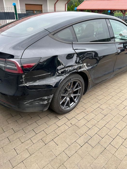 Tesla Model 3 Lift 2021r.