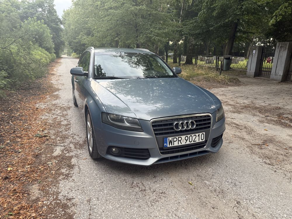 Audi a4 b8 2.0 TDI 2010 rok