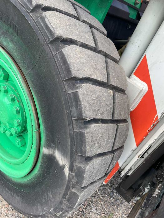 вилочній погрузчик навантажувач кара