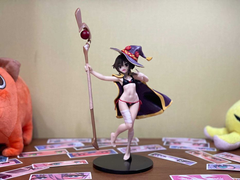 НОВА аніме-фігурка Мегумін (20 см) — KonoSuba / Коносуба + три наліпки