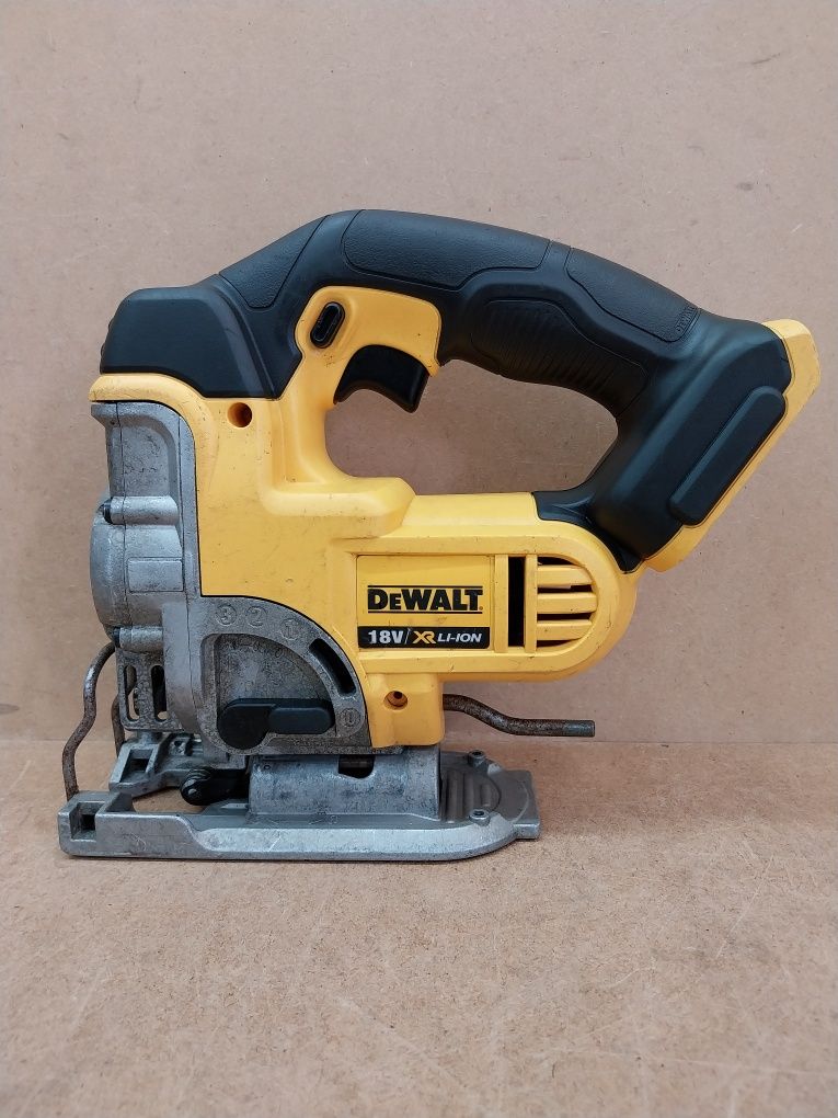 DeWalt DCS331 Wyrzynarka Akumulatorowa