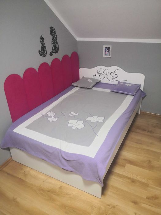 Meble "Meblik" Łóżko i szafa.