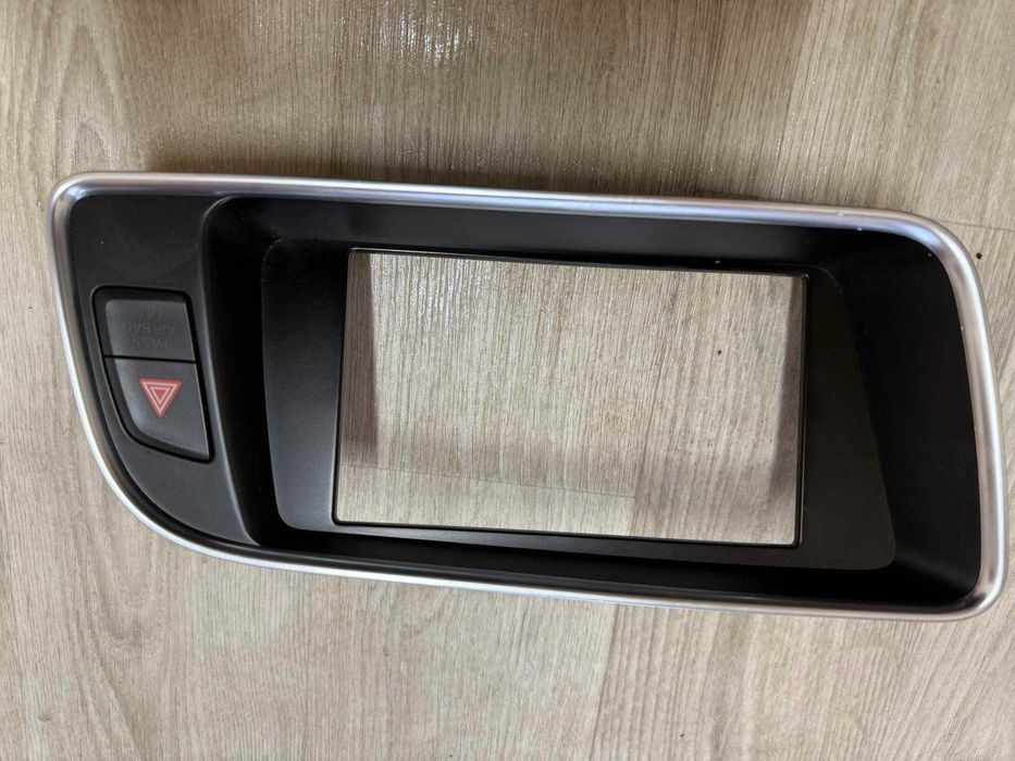 Рамка накладка корпус  8R1857186P навигация mmi Audi q5 Q5 Ауди Кью 5