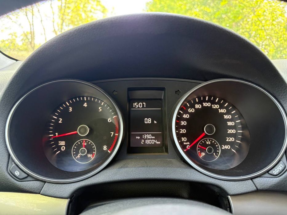 Volkswagen Golf 6 1.6 бензин