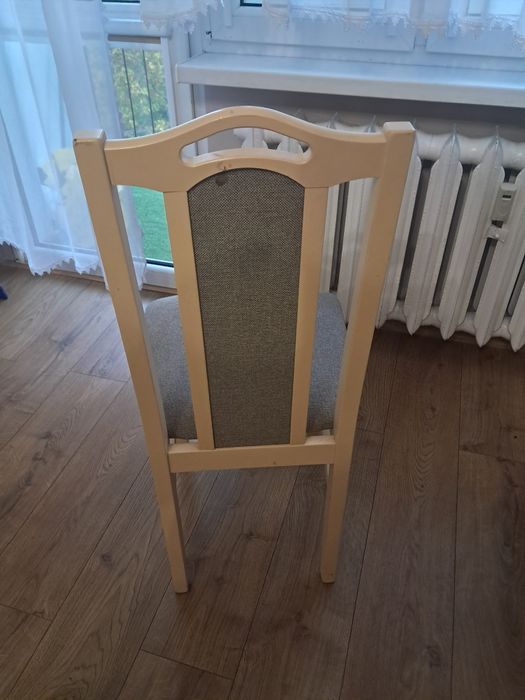 Sprzedam stół 140 + 2 wkładki po 40cm  + 6 krzeseł zapraszam