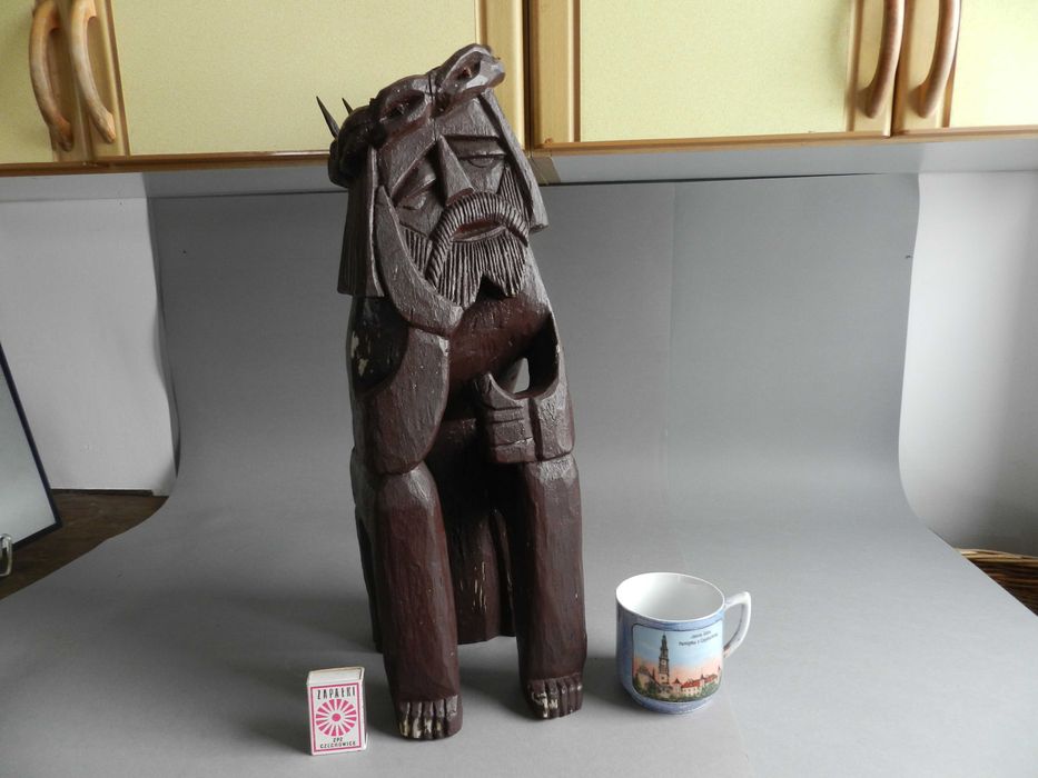 duża drewniana figura Chrystus Frasobliwy do kapliczki , sygnowany,
