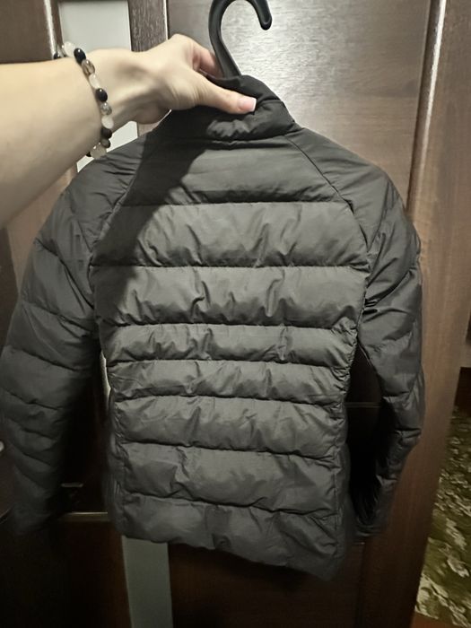 Продам жіночу куртку пума