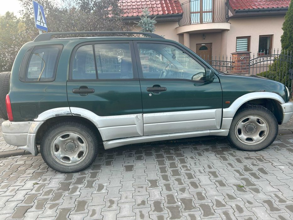samochód Suzuki Grand Vitara