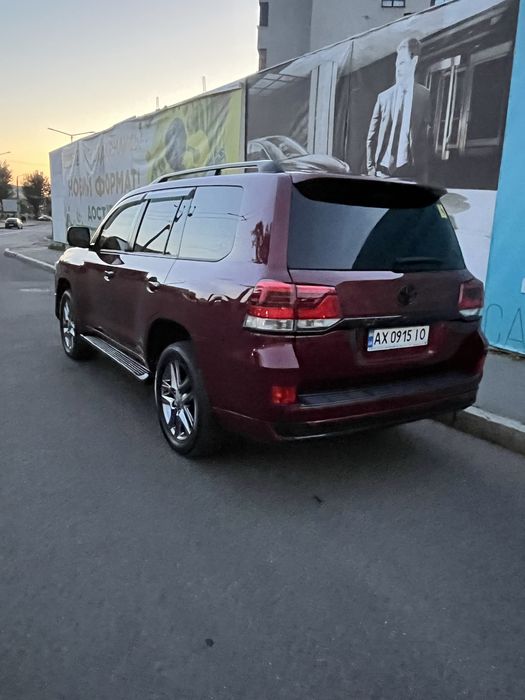 Toyota Land Cruiser 200