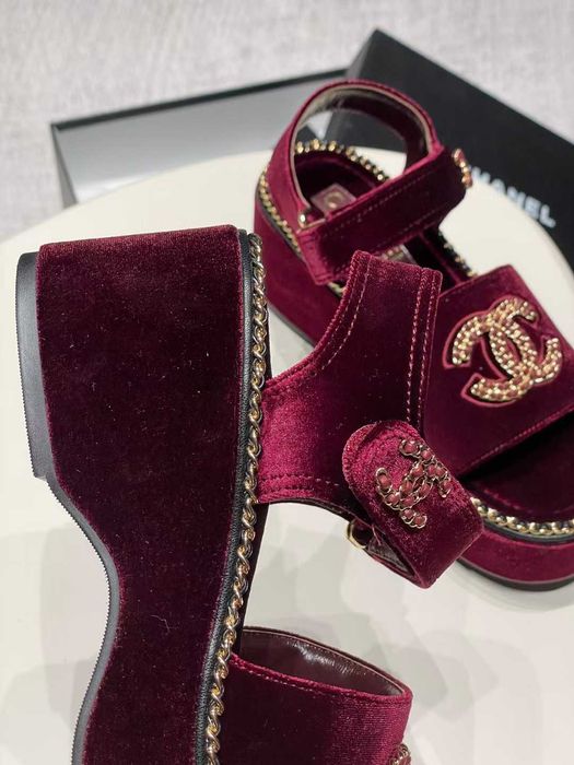 Buty, sandaly klapki, skora 210235