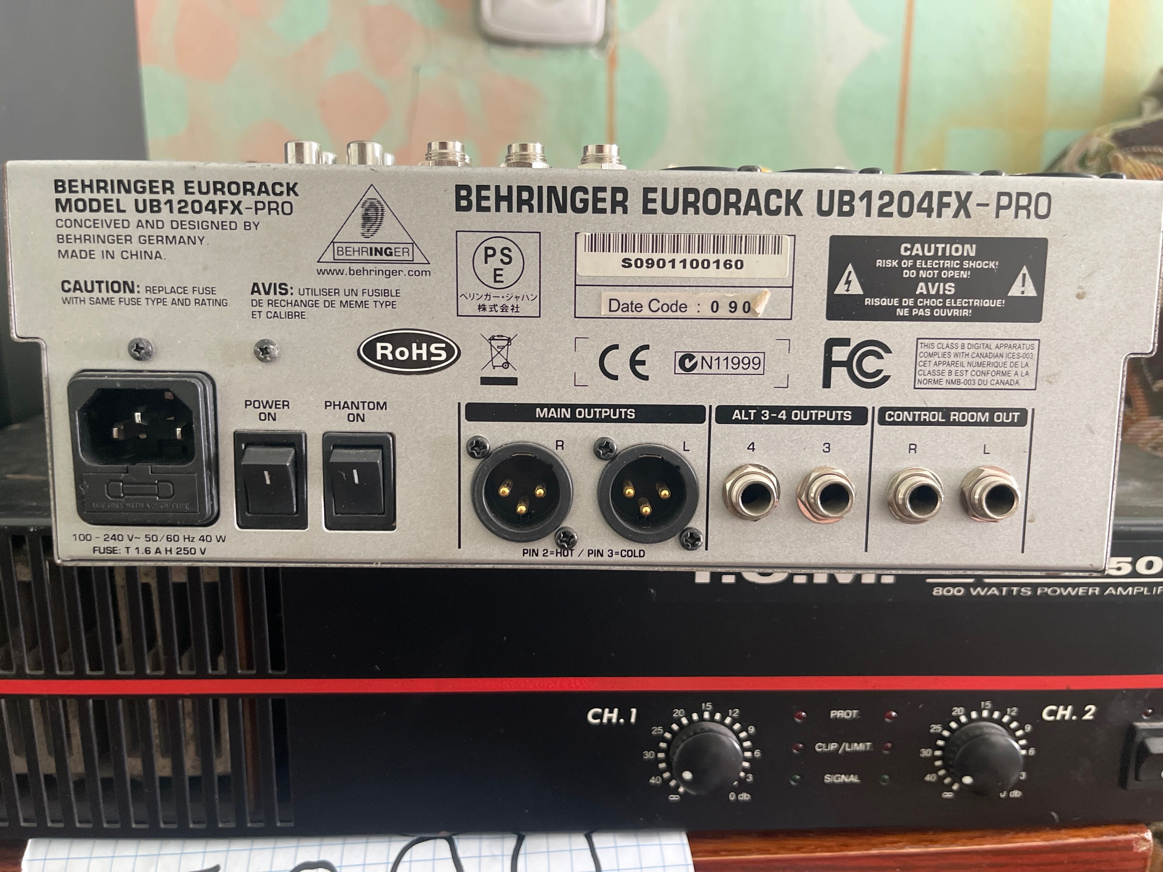 Мікшерний пульт BEHRINGER EURORACK UB1204FX-PRO (Behringer