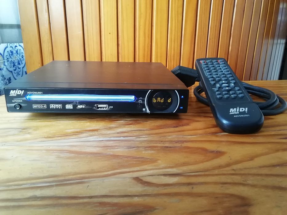 Leitor de DVD Mid Japan, usado como novo, com comando e ficha.