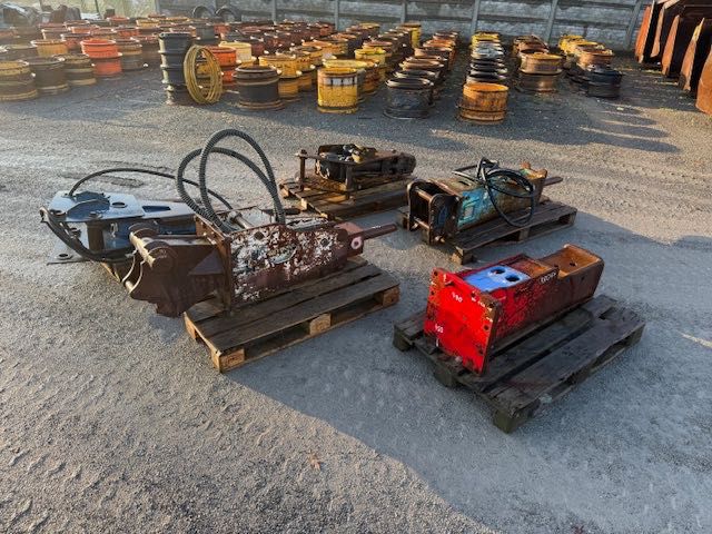 MŁOT hydrauliczny do koparko ładowarki używany