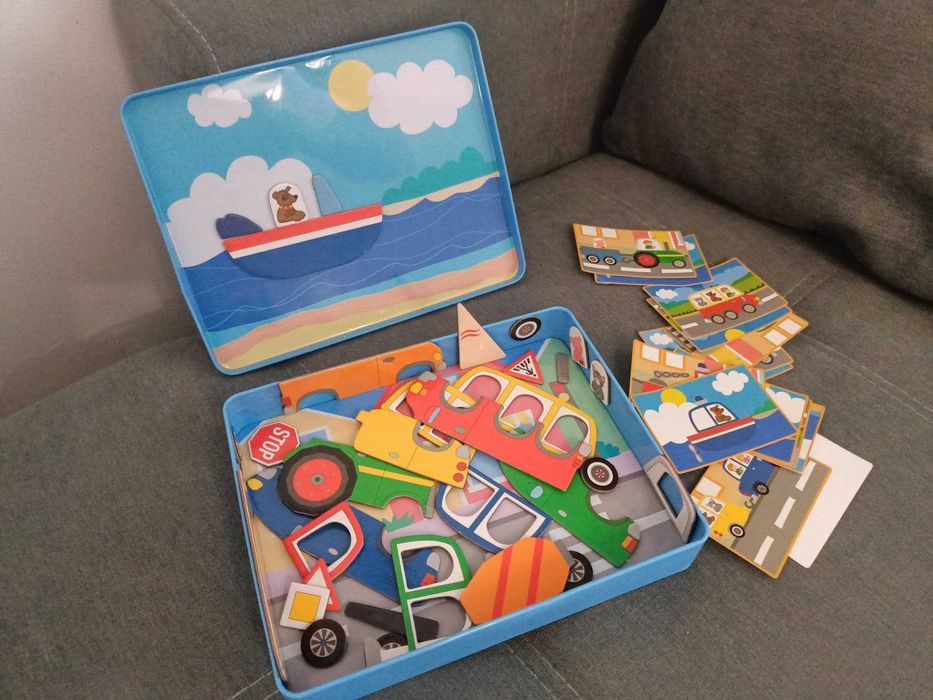 Pudełko metalowe z możliwością układania pojazdów