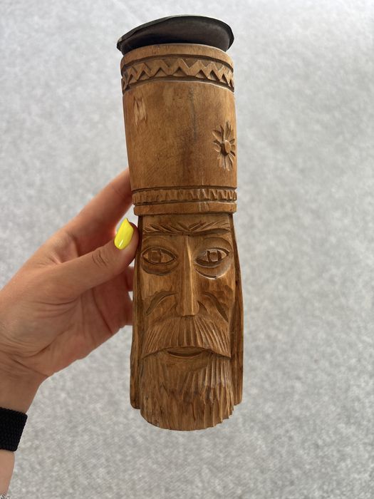 Rzeźba Świątek - słowiański świecznik - stara rzeźba w drewnie