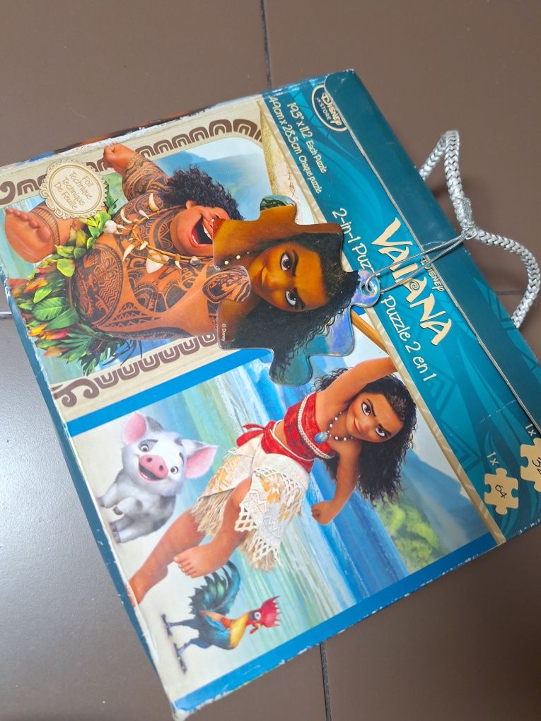Dois Puzzles disney havaiana