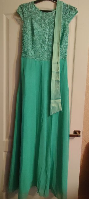 Продам Платье на выпуск или роспись