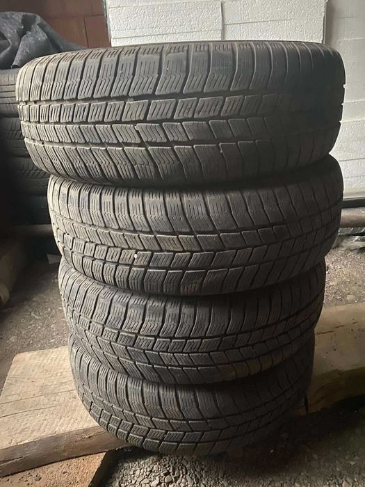Продам зимну резину б/у. R15.