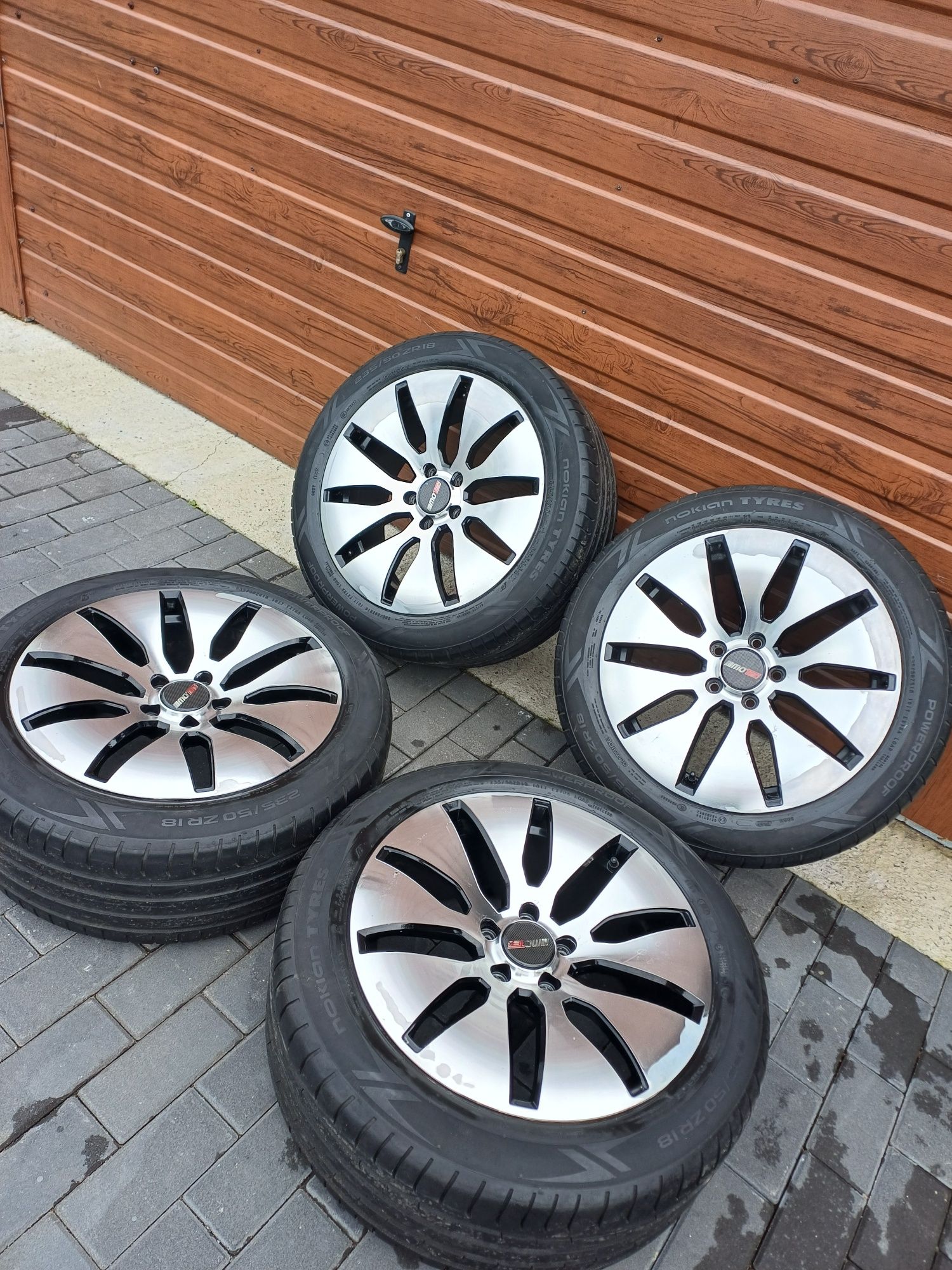 Nokian 2022r 235/50/18 Koła Felgi R18 Lato Motec chrom 5×114.3 CNC SUV