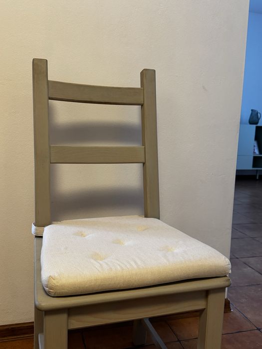 Krzesla komplet (4 sztuki)