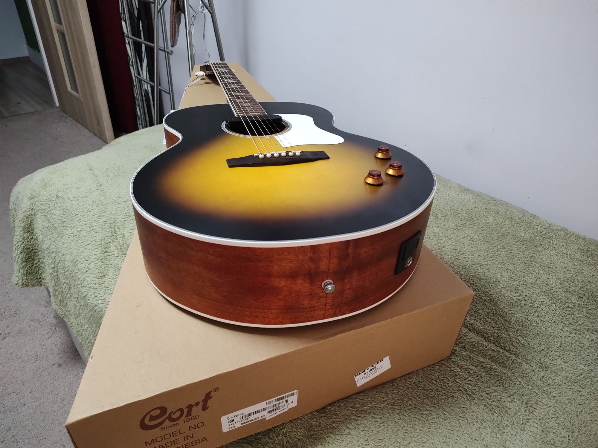 NOWA Cort CJ RETRO VSM gitara elektroakustyczna Piękne Jumbo !!